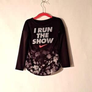 Like new!!! Nike Girls XS 4 Long Sleeve Quick Dry Top I run the show
